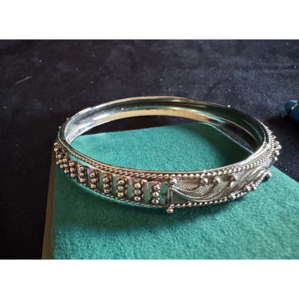 Vintage Silver Tone Bangle Bracelet Etched Filigree Design 2.5” Diameter B016
